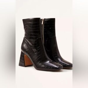 Abercrombie Crocodile Leather Ankle Boots